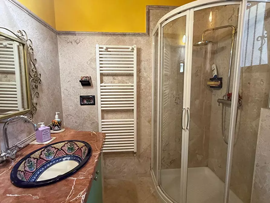 Immagine 15 di Villa in vendita  a Carrara