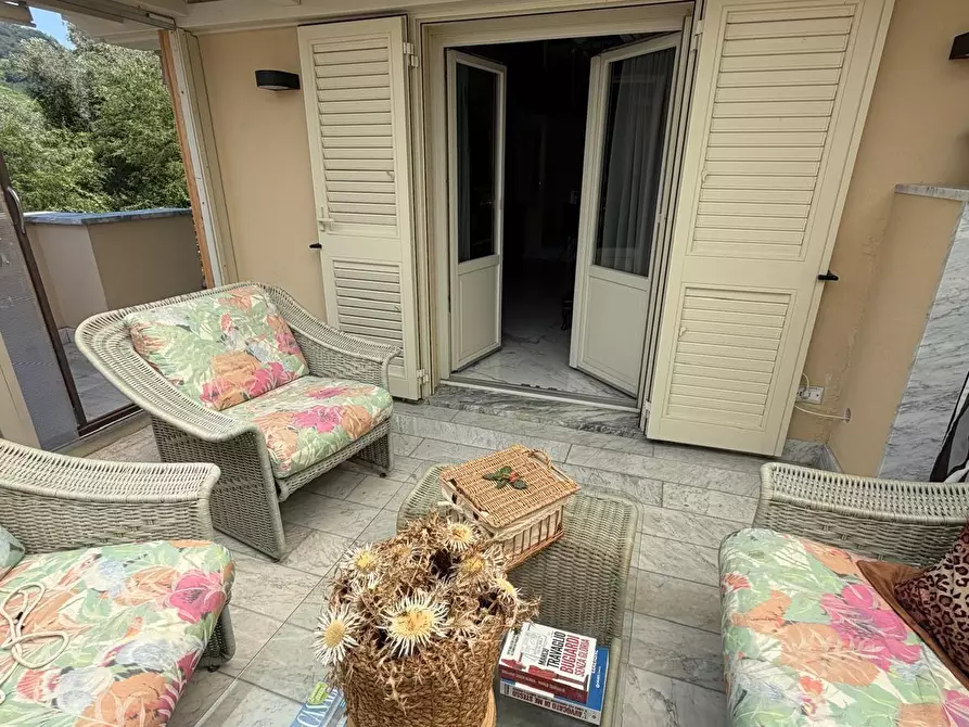 Immagine 36 di Villa in vendita  a Carrara