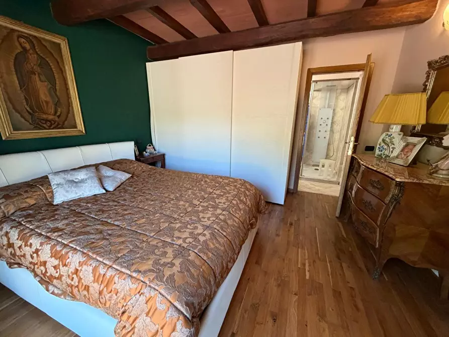 Immagine 22 di Villa in vendita  a Carrara
