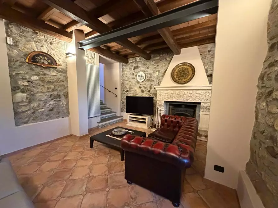 Immagine 41 di Villa in vendita  a Carrara