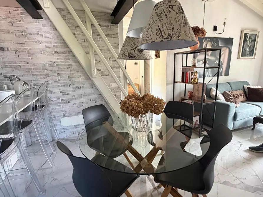 Immagine 42 di Villa in vendita  a Carrara