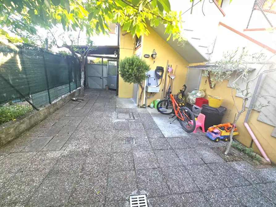 Immagine 11 di Appartamento in vendita  a Lamporecchio