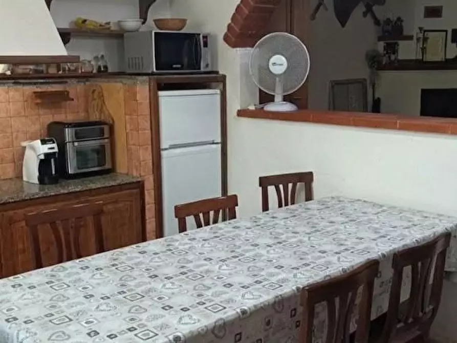 Immagine 3 di Casa semindipendente in vendita  a Ortonovo
