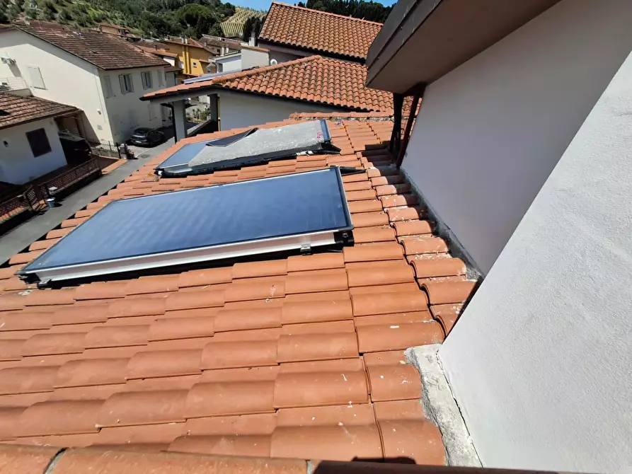 Immagine 22 di Appartamento in affitto  a Capraia E Limite