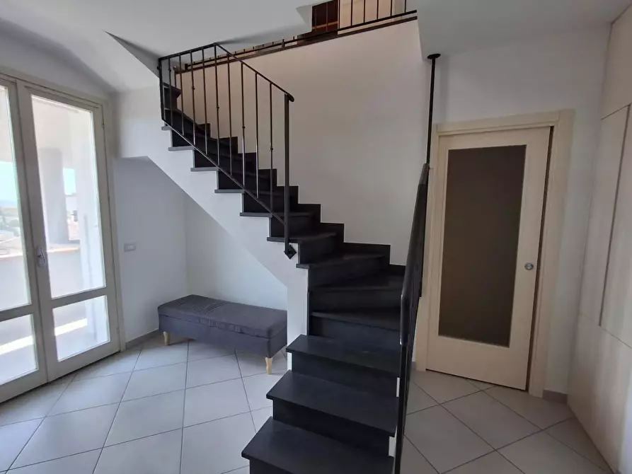 Immagine 4 di Appartamento in affitto  a Capraia E Limite