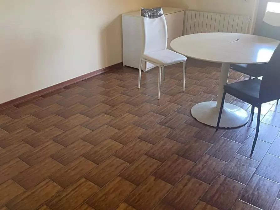 Immagine 2 di Appartamento in vendita  a Carrara