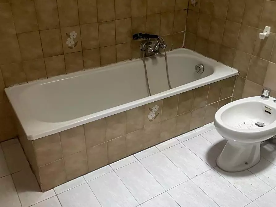 Immagine 10 di Appartamento in vendita  a Carrara