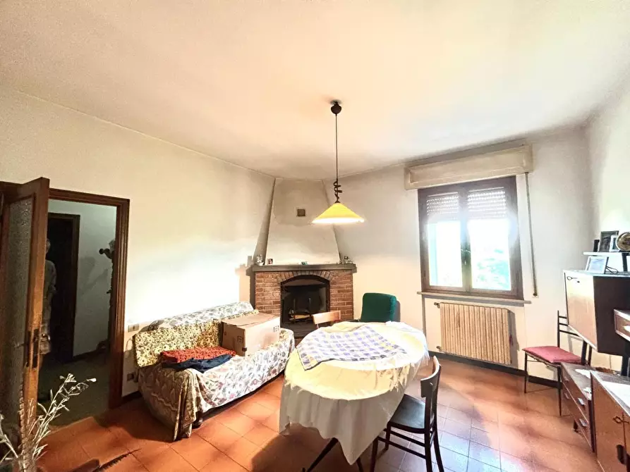 Immagine 1 di Casa semindipendente in vendita  a Cascina