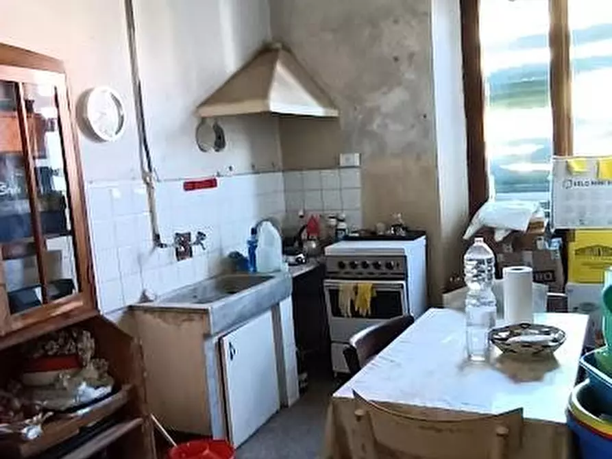 Immagine 10 di Appartamento in vendita  a Pisa
