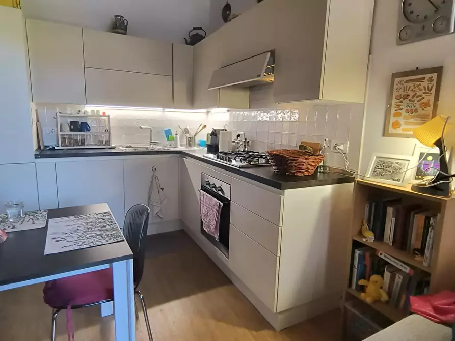 Immagine 11 di Appartamento in affitto  a Lucca