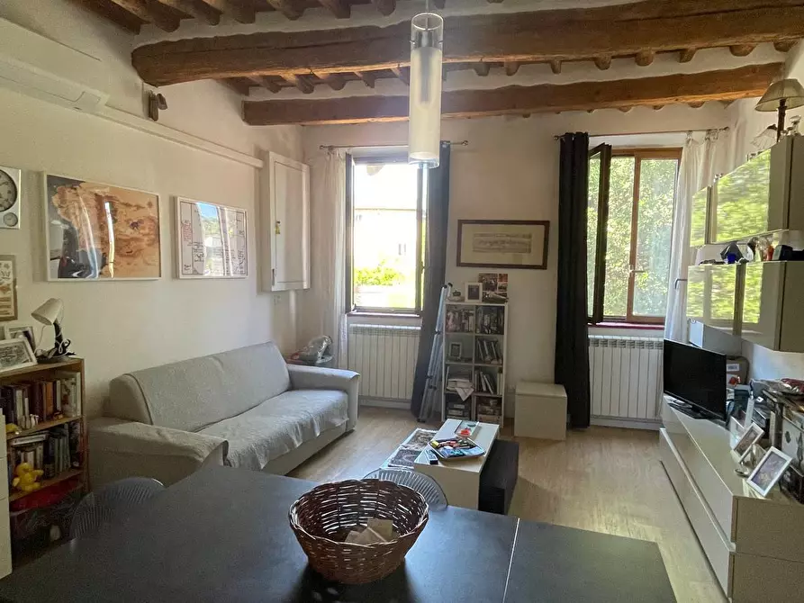 Immagine 2 di Appartamento in affitto  a Lucca