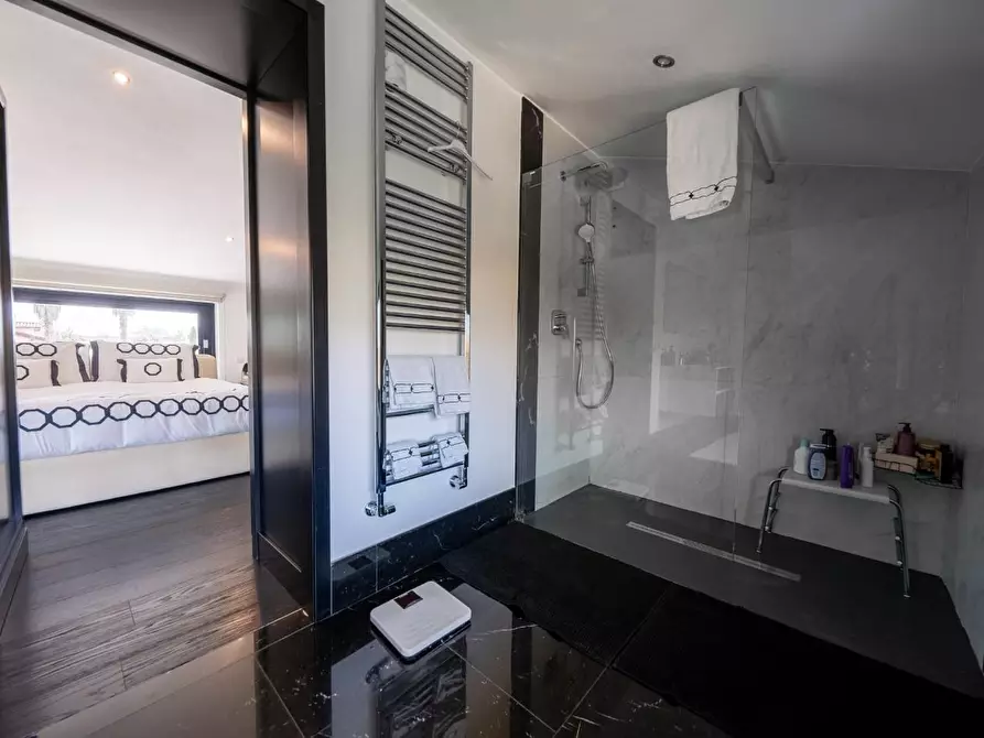 Immagine 15 di Villa in vendita  a Pietrasanta
