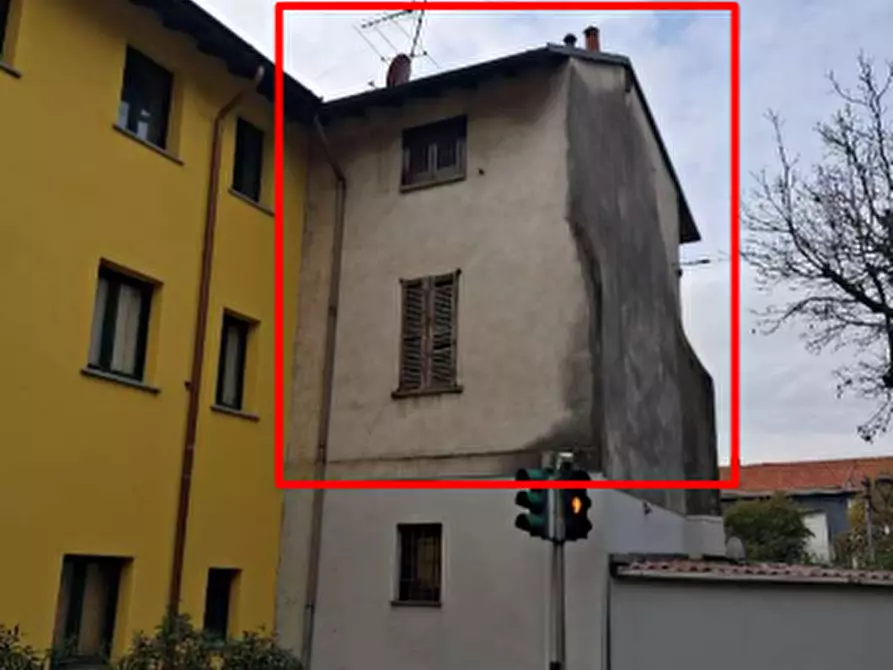 Immagine 2 di Appartamento in vendita  a Gallarate