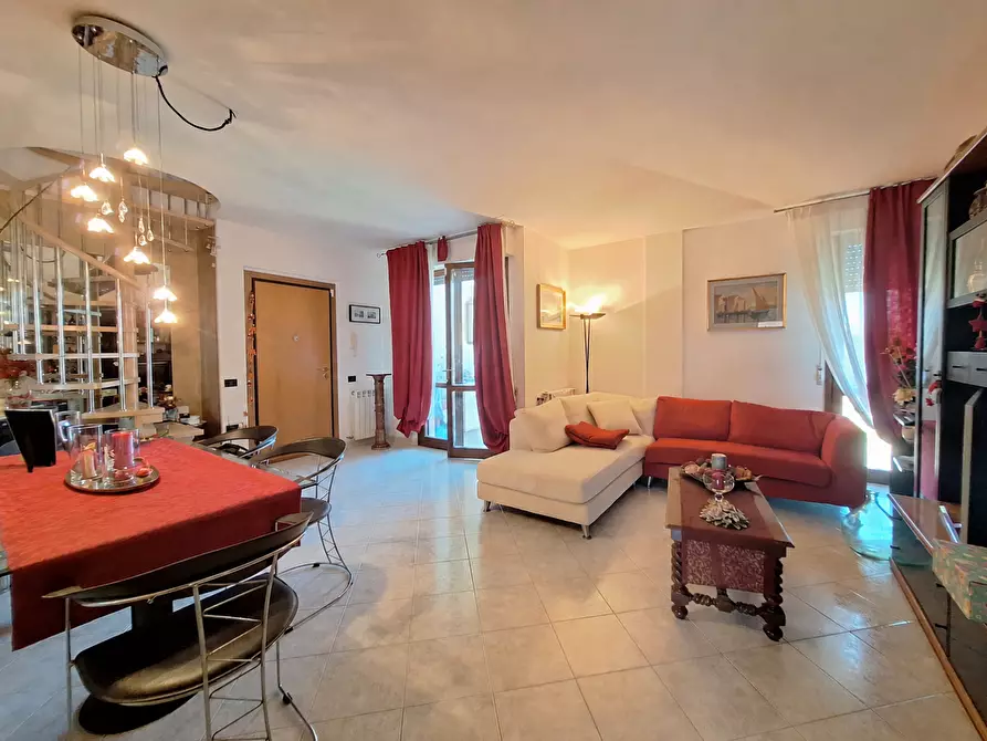 Immagine 1 di Appartamento in vendita  a Cascina