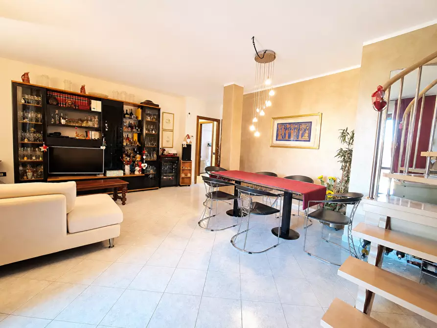 Immagine 4 di Appartamento in vendita  a Cascina