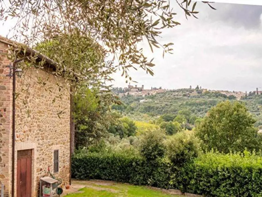 Immagine 16 di Rustico / casale in vendita  a Montalcino