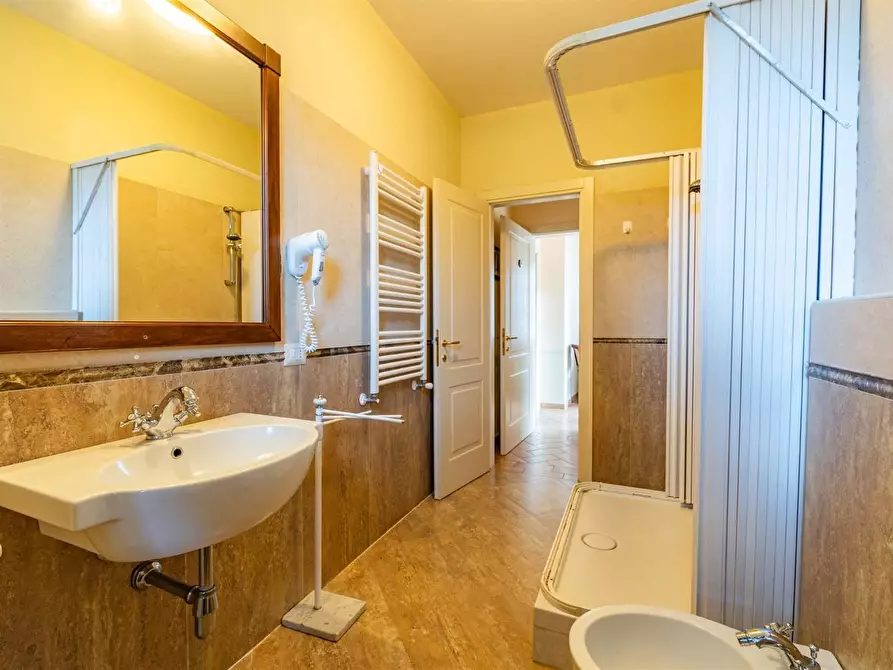 Immagine 46 di Rustico / casale in vendita  a Montalcino
