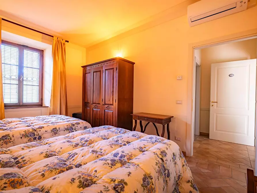 Immagine 41 di Rustico / casale in vendita  a Montalcino
