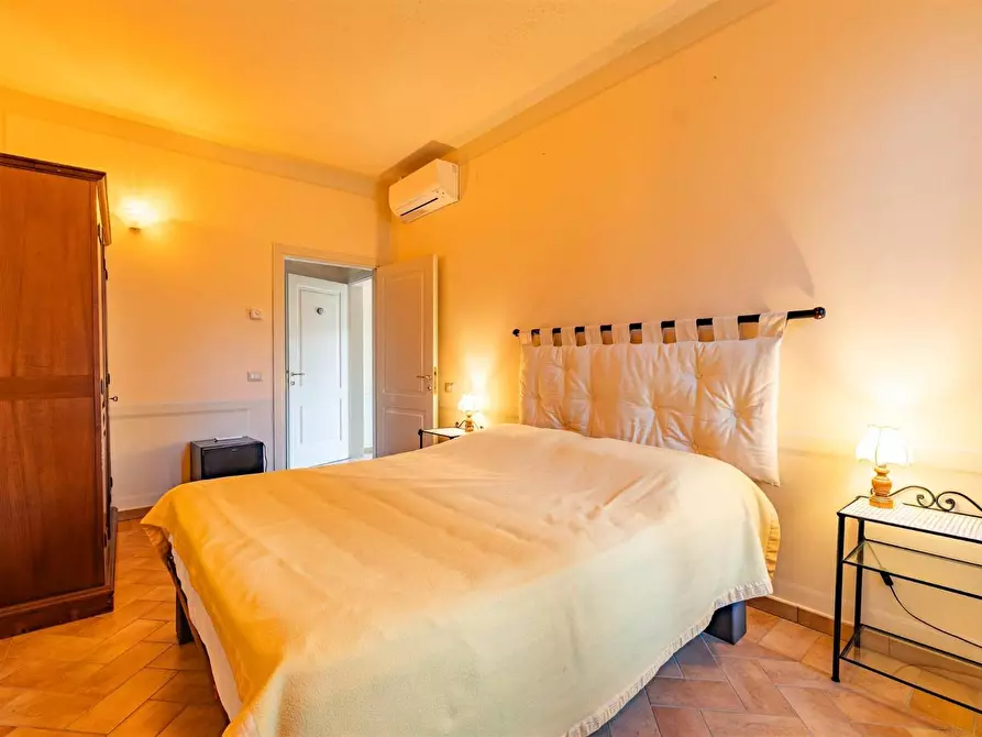 Immagine 49 di Rustico / casale in vendita  a Montalcino