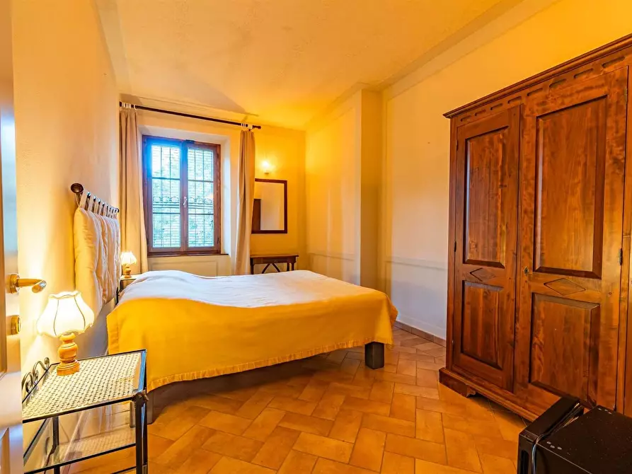 Immagine 48 di Rustico / casale in vendita  a Montalcino