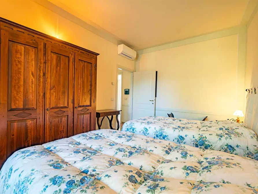 Immagine 40 di Rustico / casale in vendita  a Montalcino