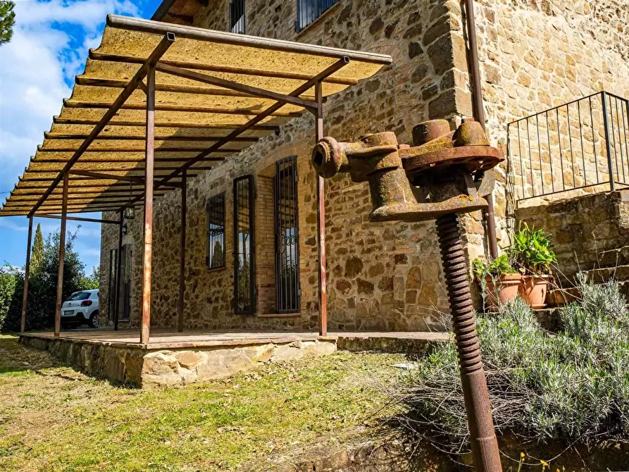 Immagine 5 di Rustico / casale in vendita  a Montalcino