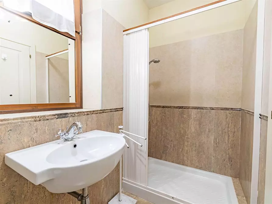 Immagine 53 di Rustico / casale in vendita  a Montalcino