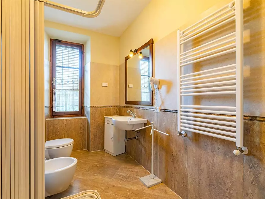 Immagine 45 di Rustico / casale in vendita  a Montalcino