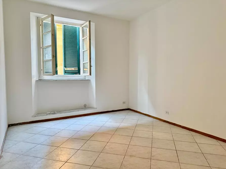 Immagine 5 di Appartamento in vendita  a Livorno