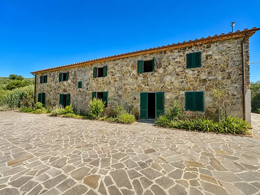 Immagine 1 di Casa colonica in vendita  a Monsummano Terme