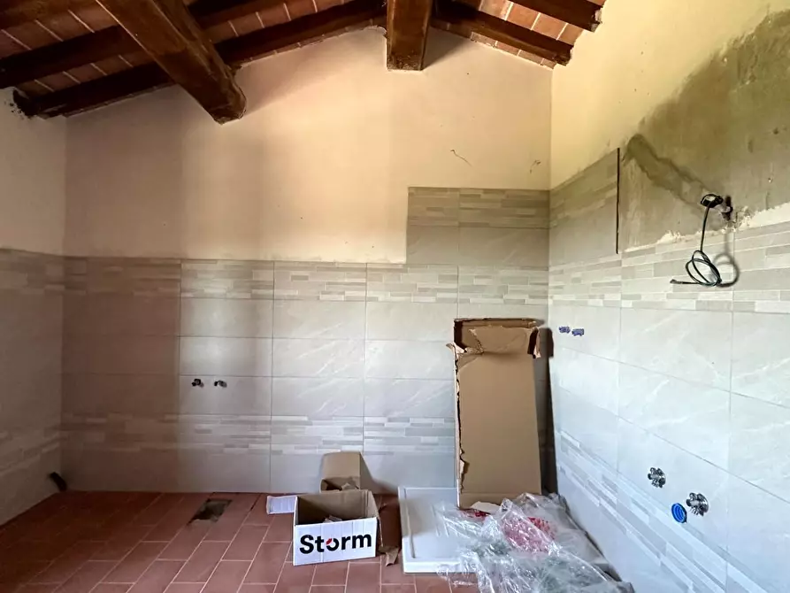 Immagine 19 di Casa colonica in vendita  a Monsummano Terme