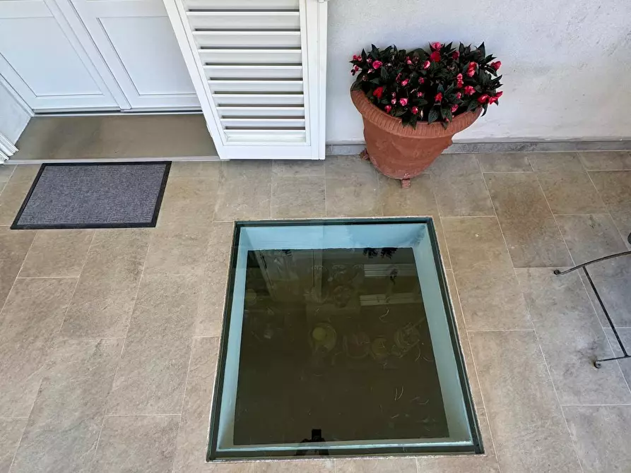 Immagine 35 di Villa in vendita  a Lucca