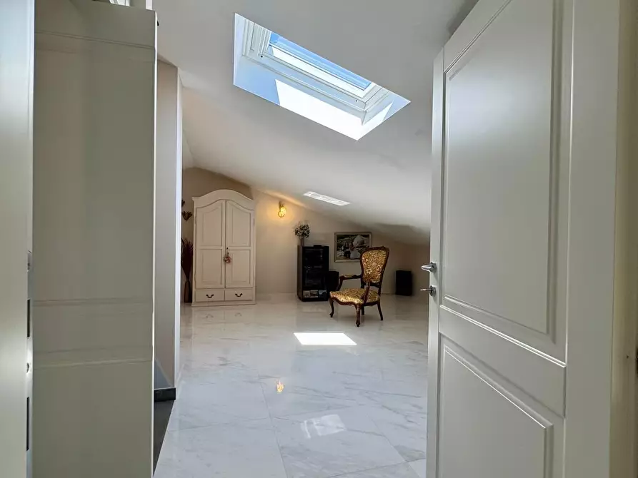 Immagine 28 di Villa in vendita  a Lucca