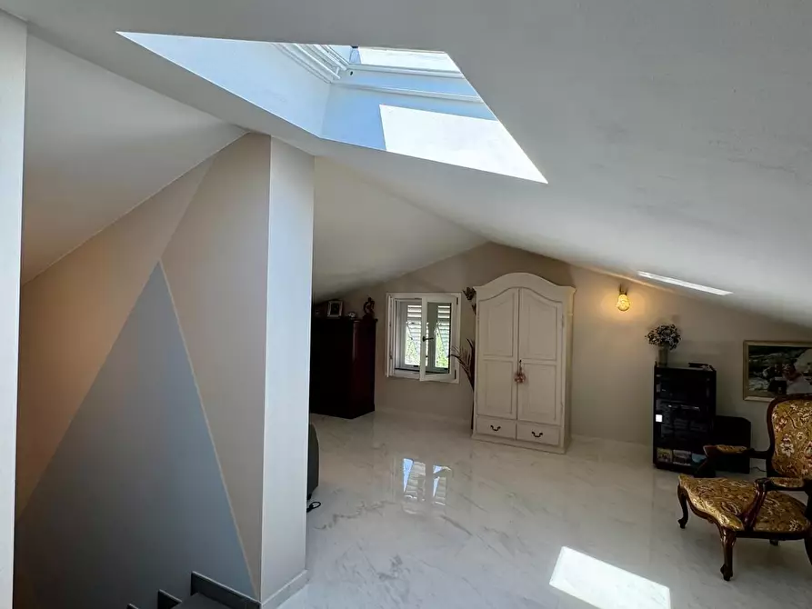 Immagine 31 di Villa in vendita  a Lucca