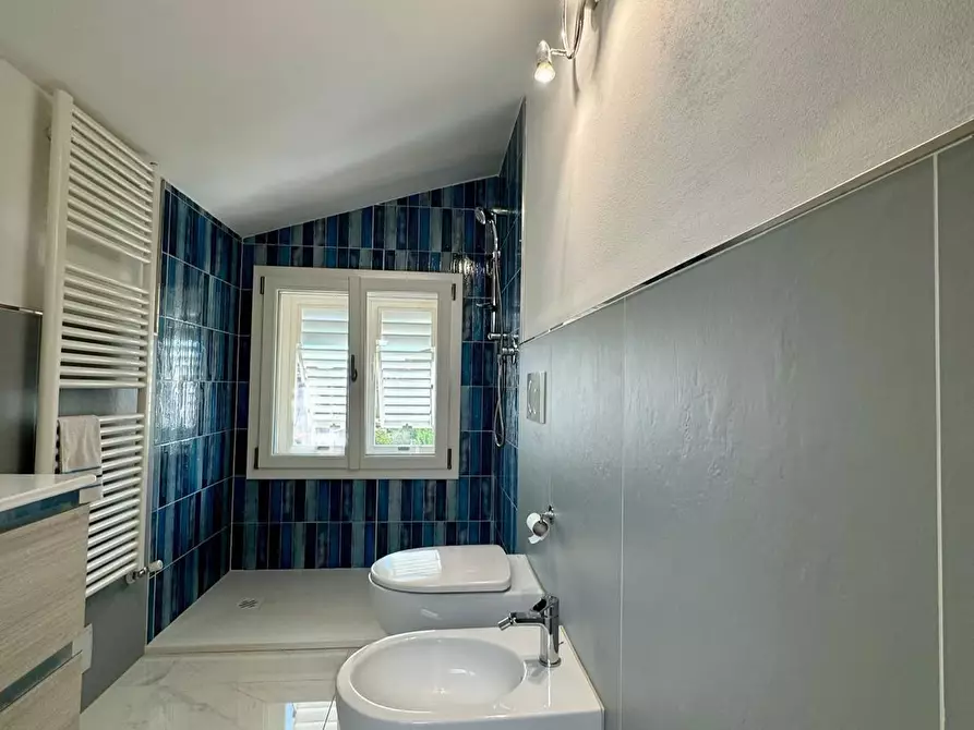 Immagine 25 di Villa in vendita  a Lucca