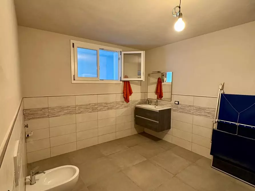 Immagine 38 di Villa in vendita  a Lucca