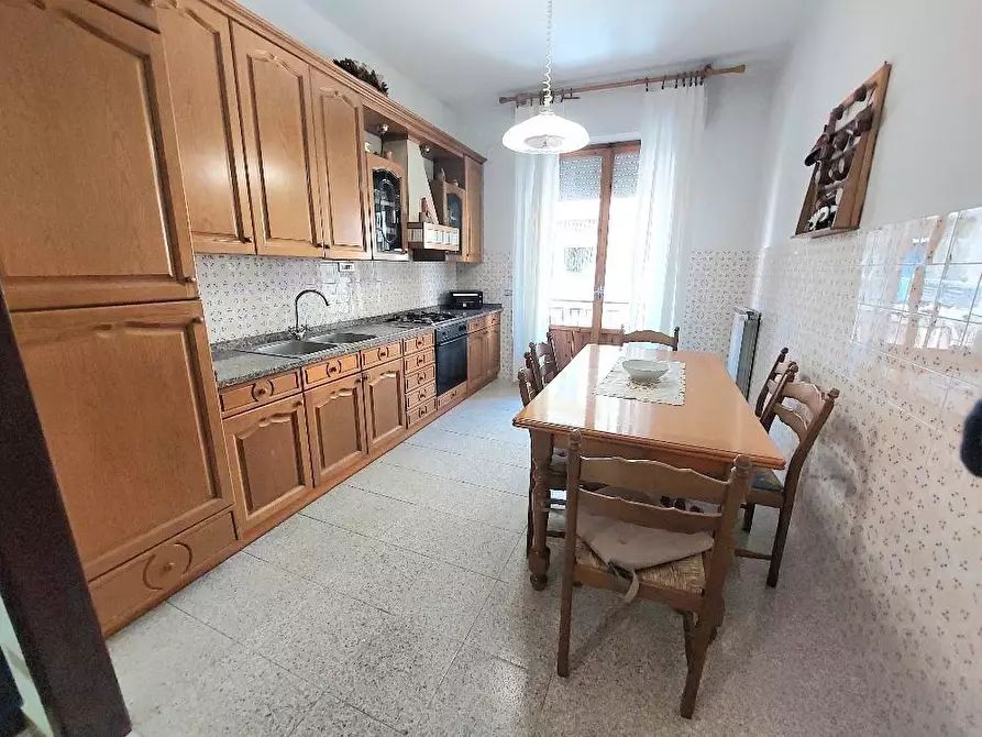 Immagine 1 di Appartamento in vendita  a Lastra A Signa