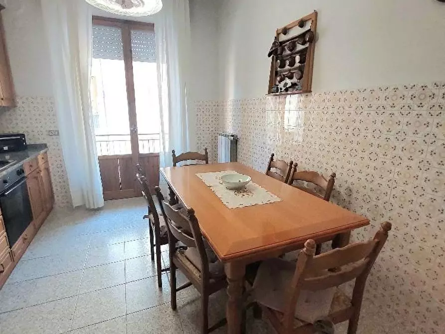 Immagine 2 di Appartamento in vendita  a Lastra A Signa
