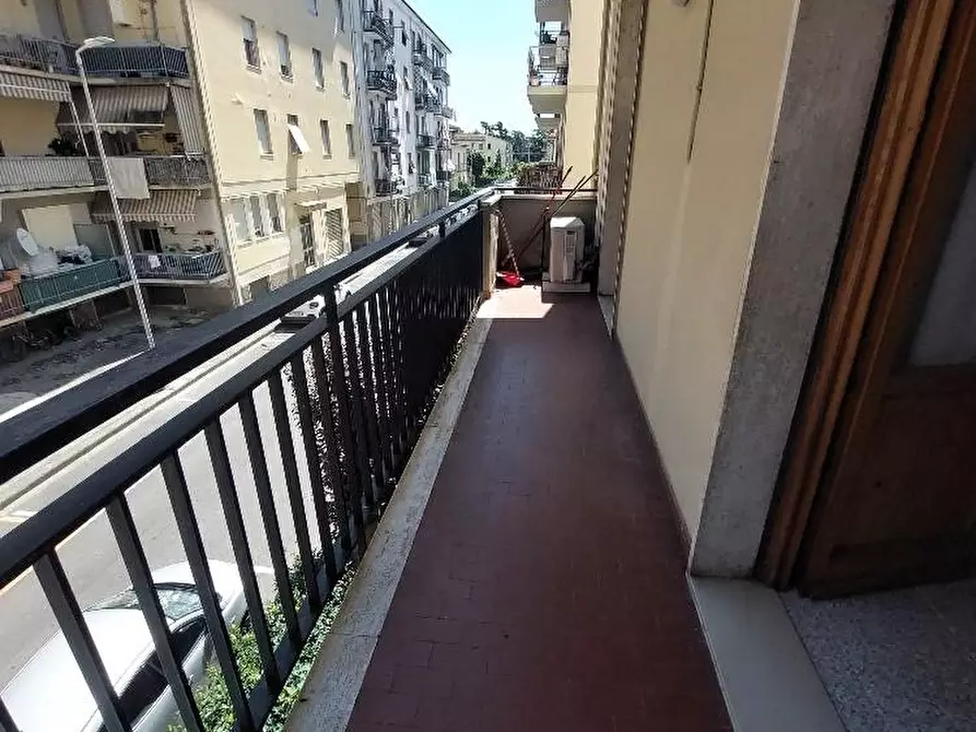 Immagine 3 di Appartamento in vendita  a Lastra A Signa