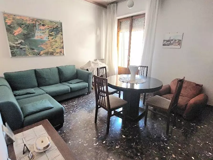Immagine 7 di Appartamento in vendita  a Lastra A Signa
