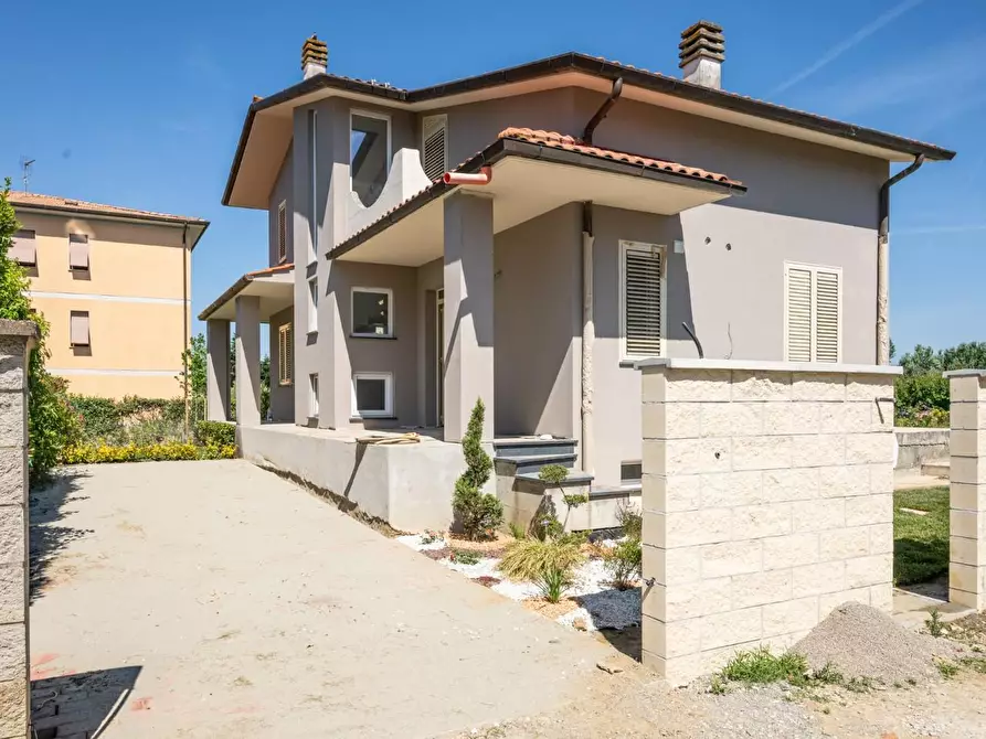 Immagine 18 di Villa in vendita  a San Giuliano Terme