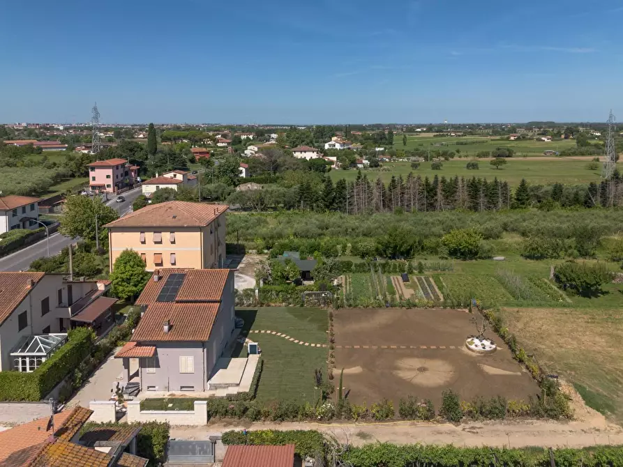 Immagine 11 di Villa in vendita  a San Giuliano Terme