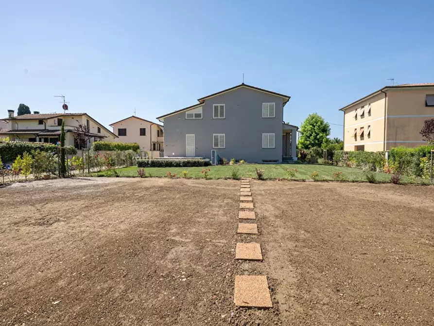 Immagine 8 di Villa in vendita  a San Giuliano Terme