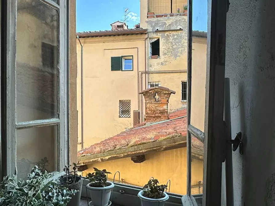 Immagine 19 di Appartamento in vendita  a Lucca