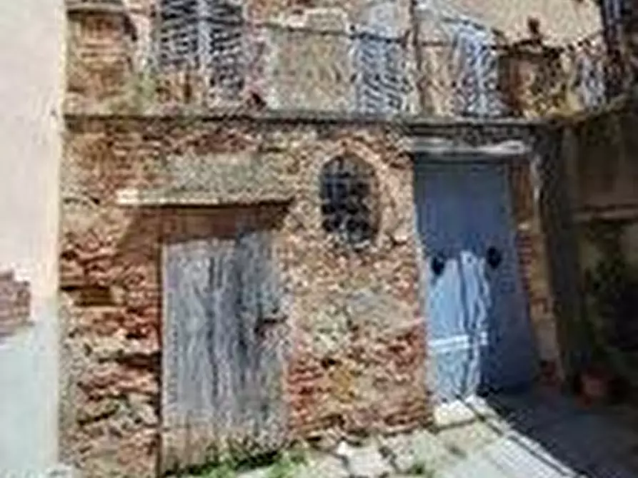 Immagine 19 di Palazzo in vendita  a Sinalunga