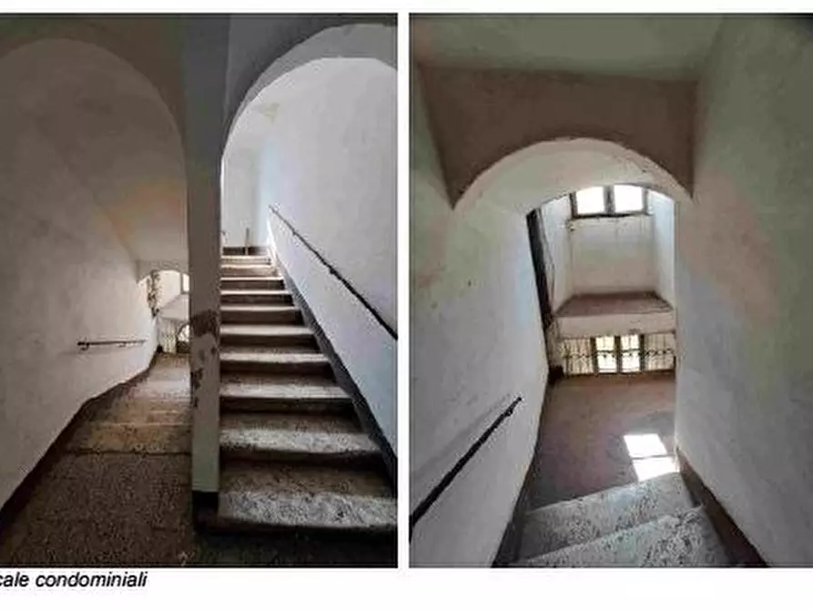 Immagine 16 di Palazzo in vendita  a Sinalunga