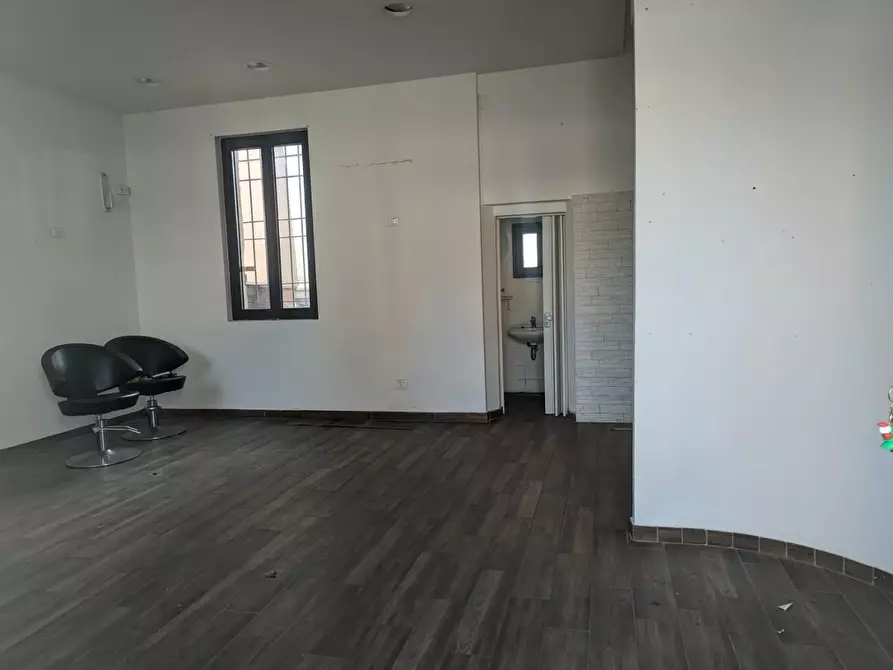 Immagine 2 di Attività artigianale in vendita  a Montopoli In Val D'arno