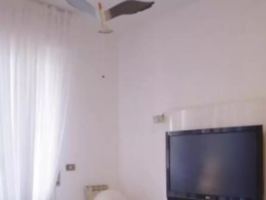 Immagine 3 di Appartamento in vendita  a Viareggio