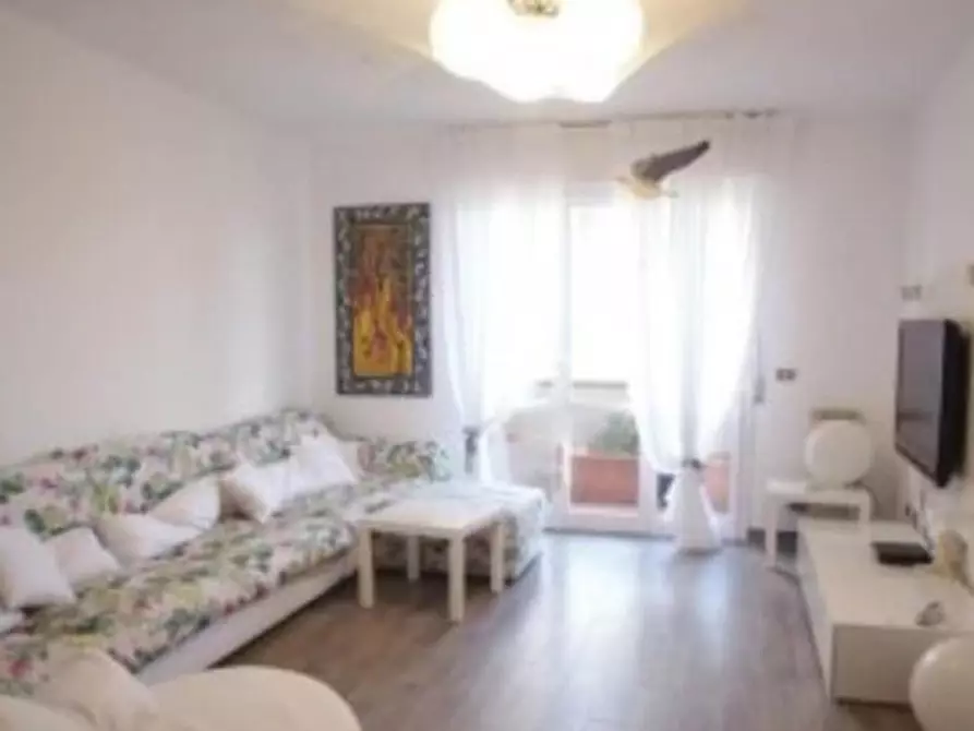 Immagine 1 di Appartamento in vendita  a Viareggio