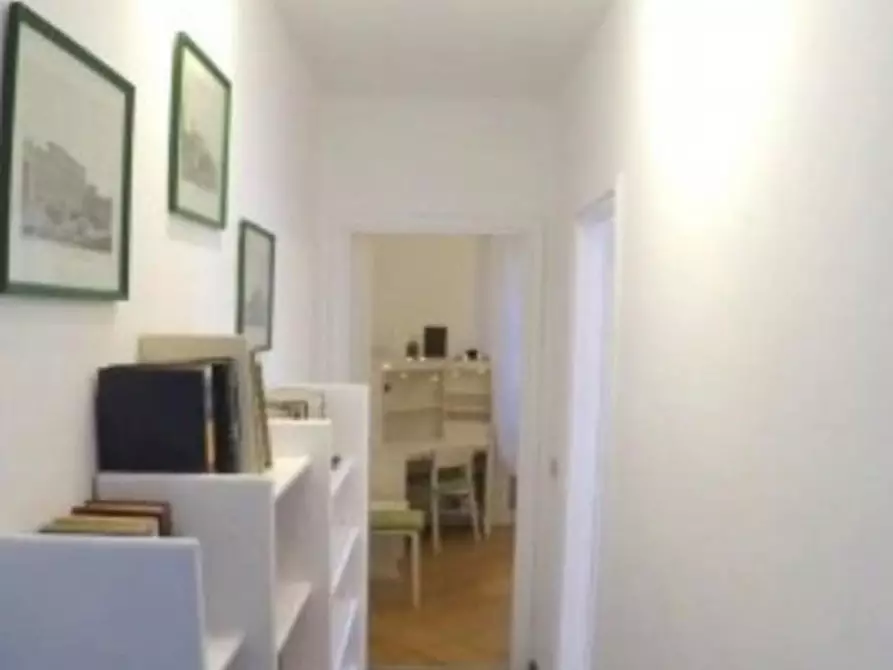 Immagine 13 di Appartamento in vendita  a Viareggio